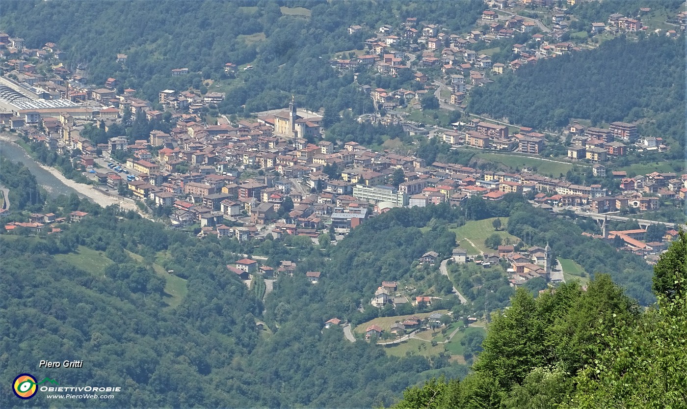 44 Zoom sul centro di Zogno.JPG